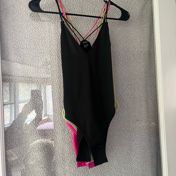 SHEIN 3 Pack basic bodysuits - Picture 2 of 7